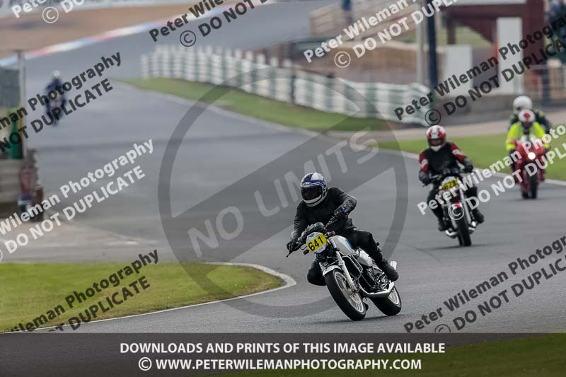 Vintage motorcycle club;eventdigitalimages;mallory park;mallory park trackday photographs;no limits trackdays;peter wileman photography;trackday digital images;trackday photos;vmcc festival 1000 bikes photographs